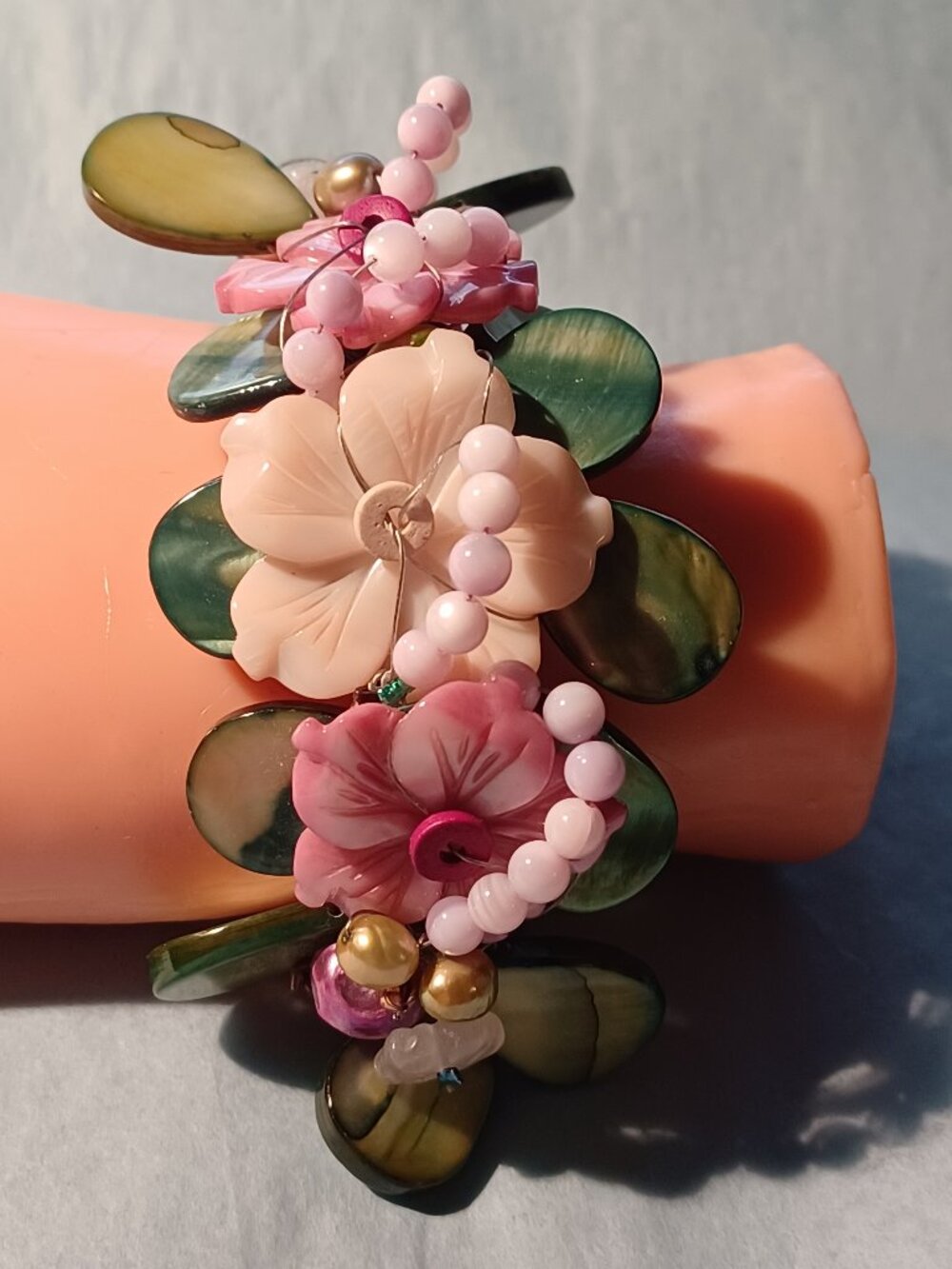 MOP Mother of Pearl & Carved Shell Flowers Bracelet